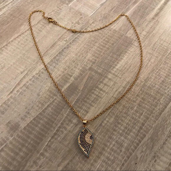 Leaf Eye Necklace - Picture 4 of 6